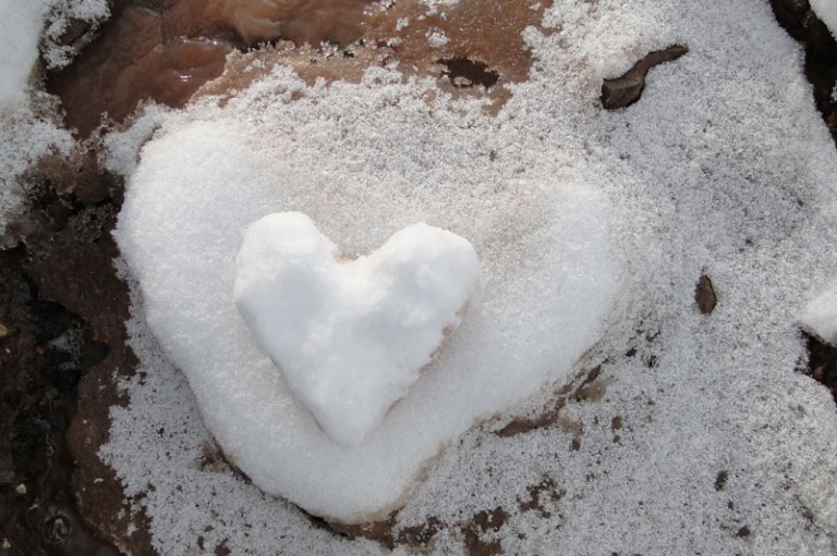 land art with kids - snow